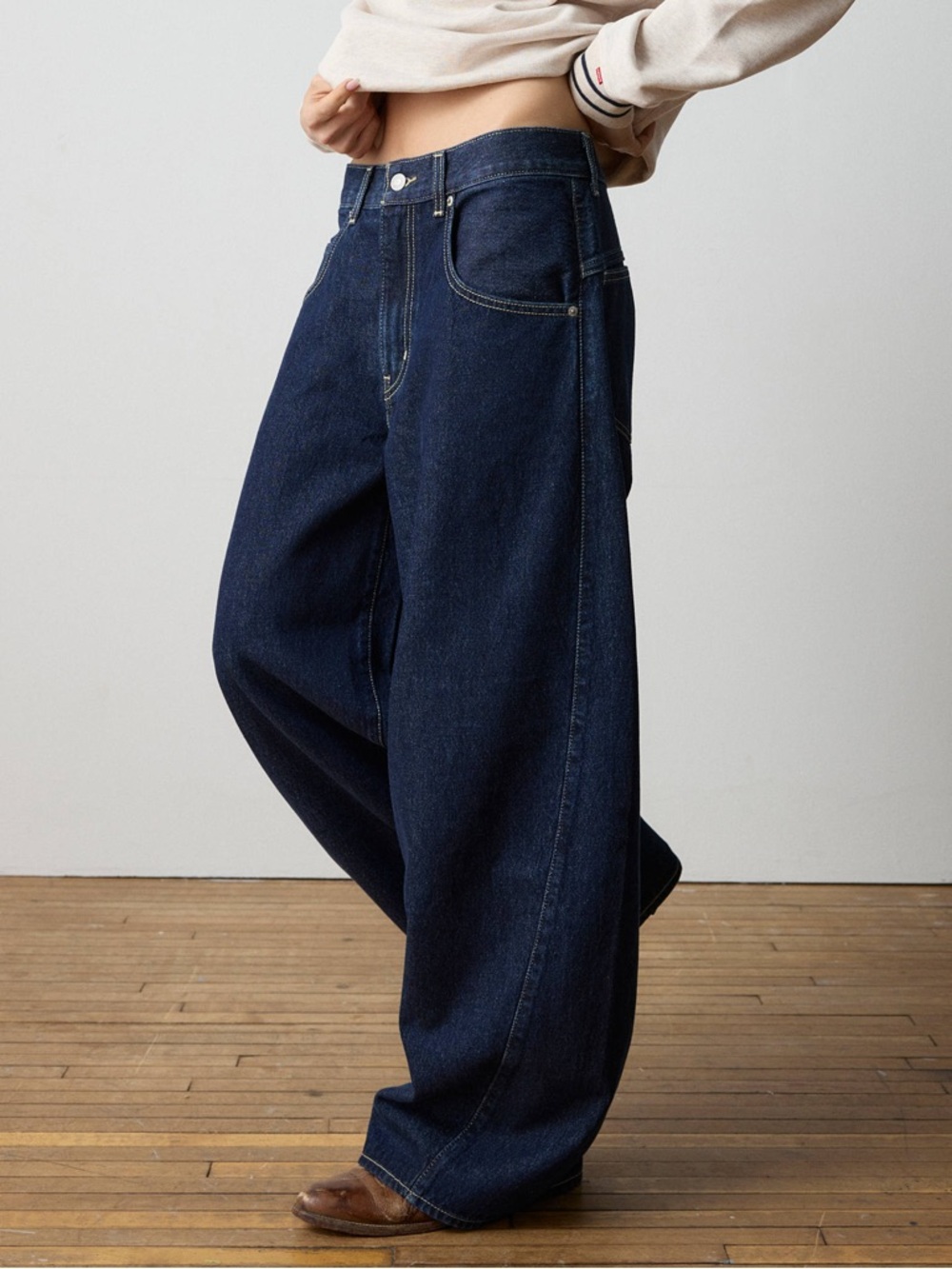 Levi’s Super Barrel Jean - Picture 4 of 6